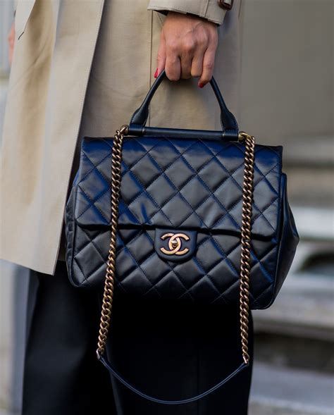 chanel 2.55 come riconoscenere una borsa autentica|chanel bag authentication check.